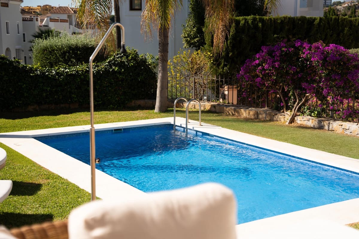 4 soveværelse Villa til salg i Estepona - € 1.295.000 (Ref: 9524866)