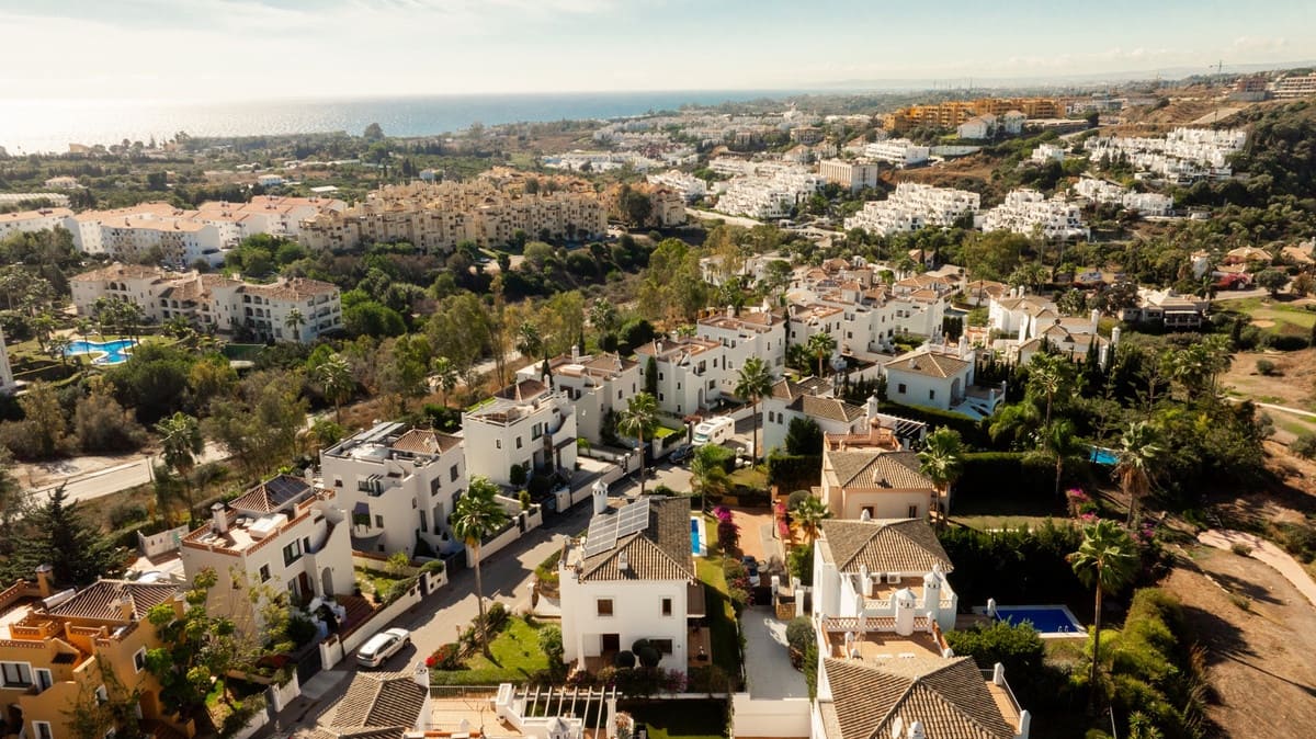 4 soveværelse Villa til salg i Estepona - € 1.295.000 (Ref: 9524866)