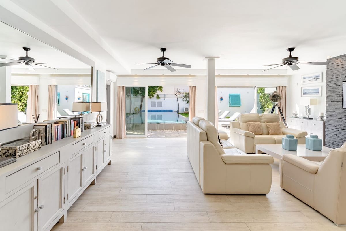 5 soveværelse Villa til salg i Estepona med garage - € 1.295.000 (Ref: 9524867)