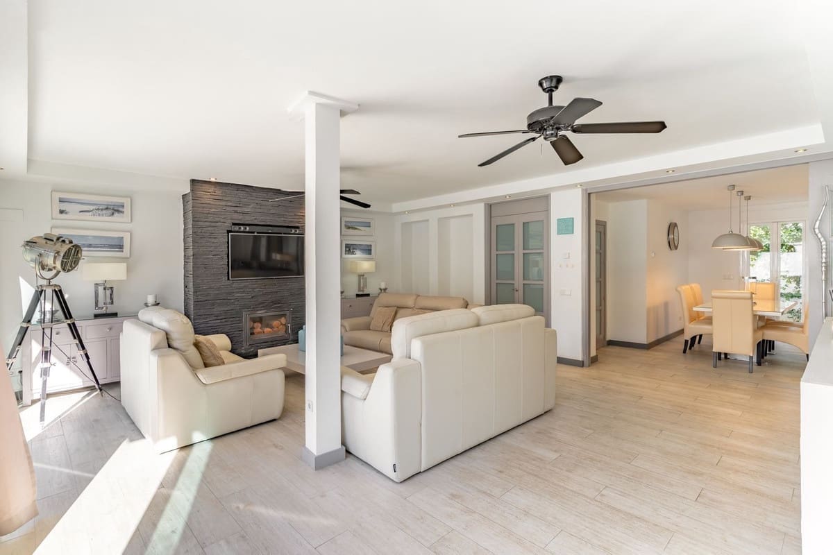 5 soveværelse Villa til salg i Estepona med garage - € 1.295.000 (Ref: 9524867)