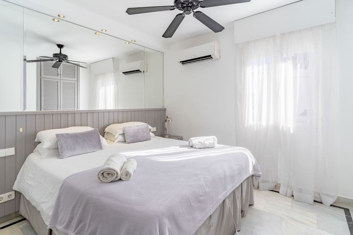 5 soveværelse Villa til salg i Estepona med garage - € 1.295.000 (Ref: 9524867)