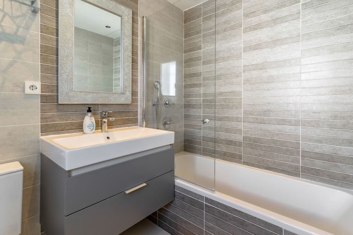 5 soveværelse Villa til salg i Estepona med garage - € 1.295.000 (Ref: 9524867)