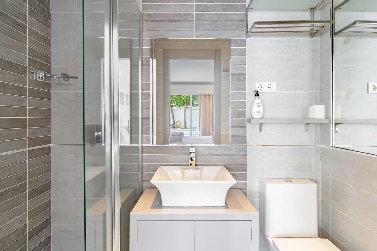 5 soveværelse Villa til salg i Estepona med garage - € 1.295.000 (Ref: 9524867)