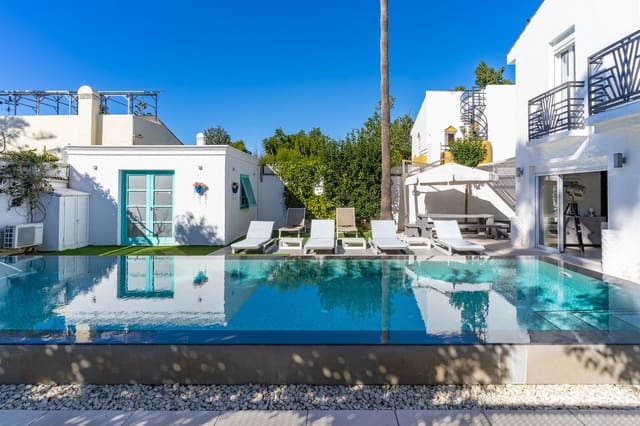 5 soveværelse Villa til salg i Estepona med garage - € 1.295.000 (Ref: 9524867)