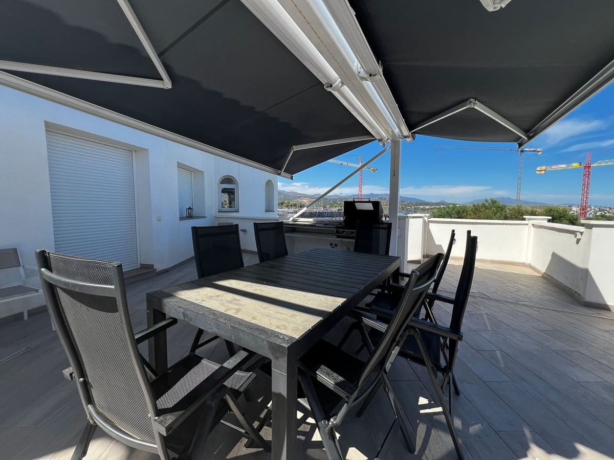 4 soveværelse Villa til salg i Estepona med garage - € 1.250.000 (Ref: 9524869)