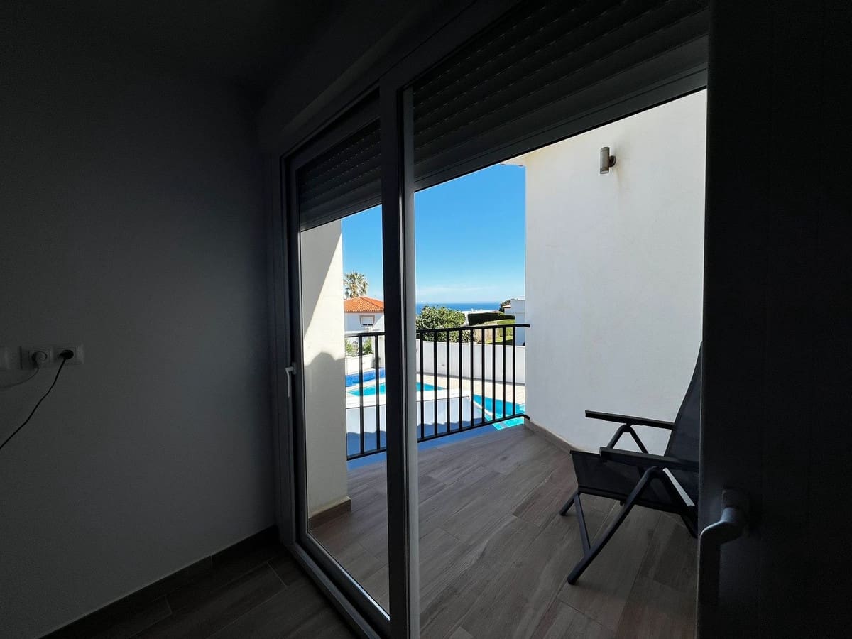 4 soveværelse Villa til salg i Estepona med garage - € 1.250.000 (Ref: 9524869)