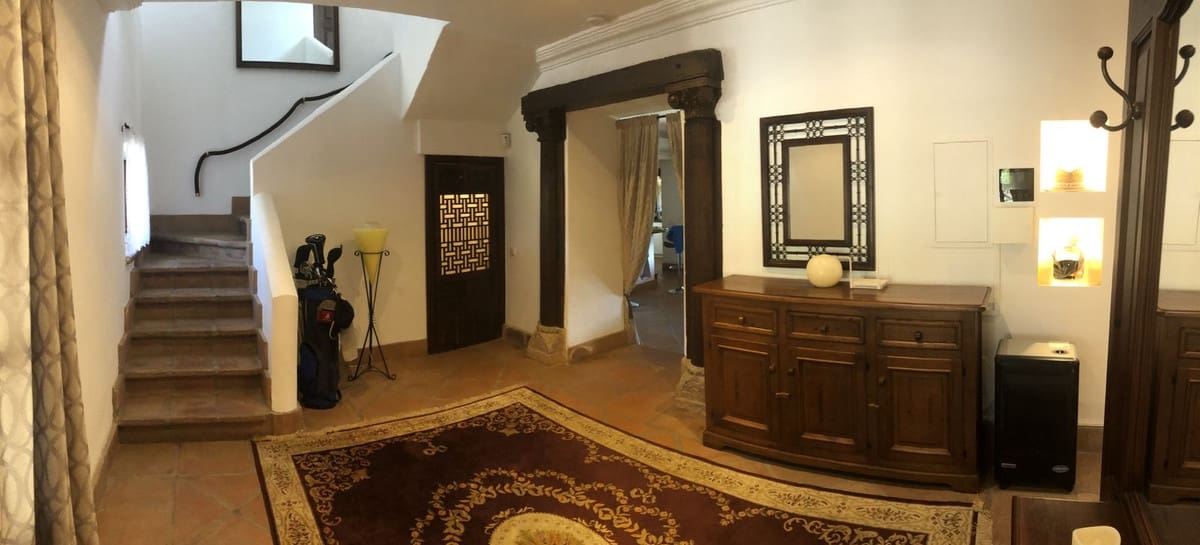 4 soveværelse Villa til salg i New Golden Mile - € 1.495.000 (Ref: 9524870)