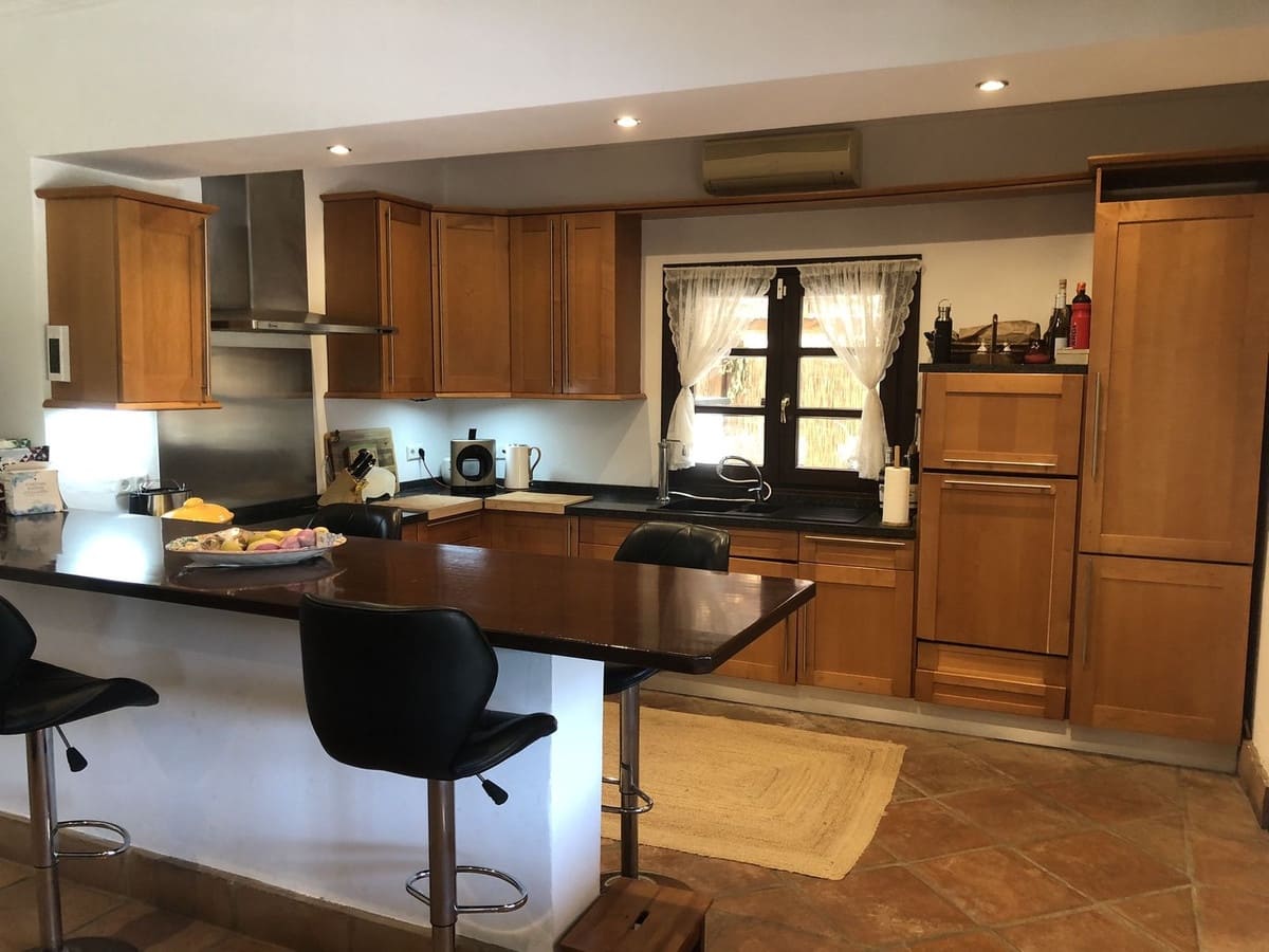 4 soveværelse Villa til salg i New Golden Mile - € 1.495.000 (Ref: 9524870)