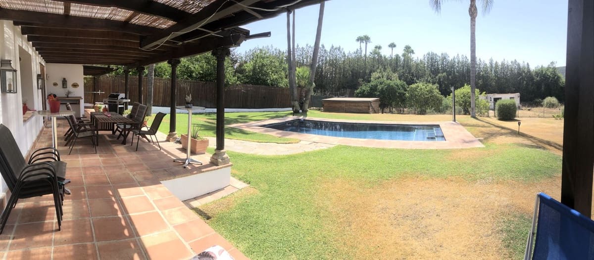 4 soveværelse Villa til salg i New Golden Mile - € 1.495.000 (Ref: 9524870)