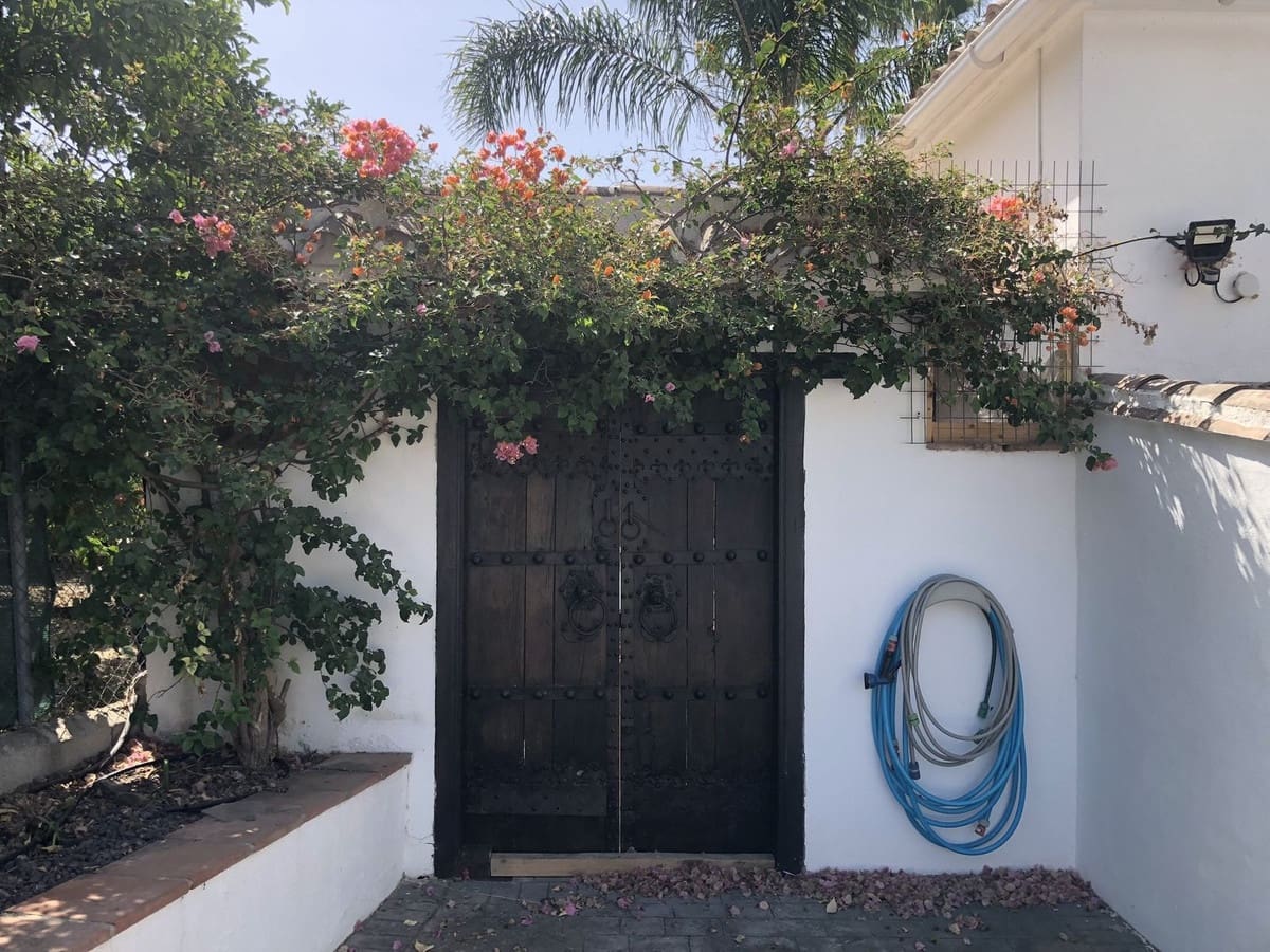 4 soveværelse Villa til salg i New Golden Mile - € 1.495.000 (Ref: 9524870)