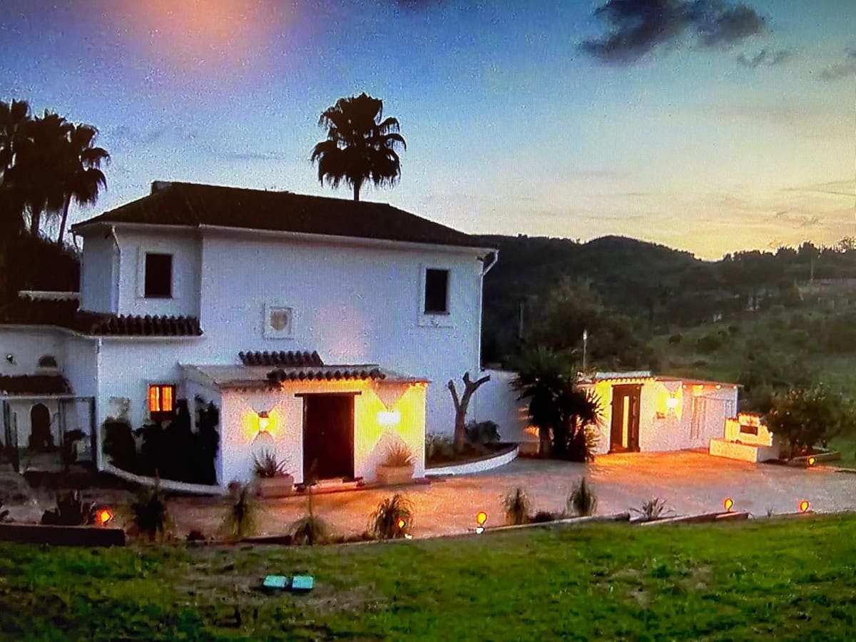 4 soveværelse Villa til salg i New Golden Mile - € 1.495.000 (Ref: 9524870)