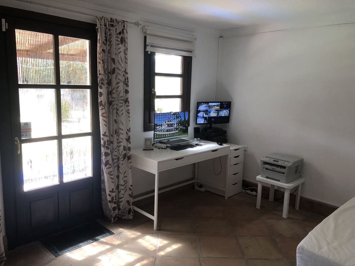 4 bedroom Villa for sale in New Golden Mile - € 1,495,000 (Ref: 9524870)