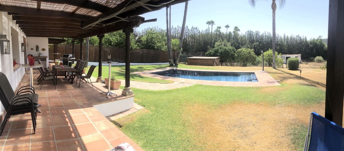 4 bedroom Villa for sale in New Golden Mile - € 1,495,000 (Ref: 9524870)