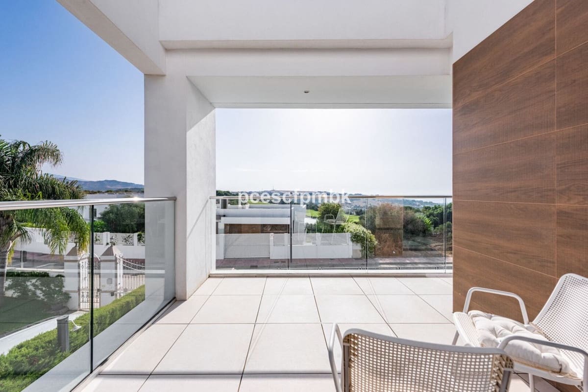 3 sypialnia Willa na sprzedaż w Estepona - 1 400 000 € (Ref: 9524873)