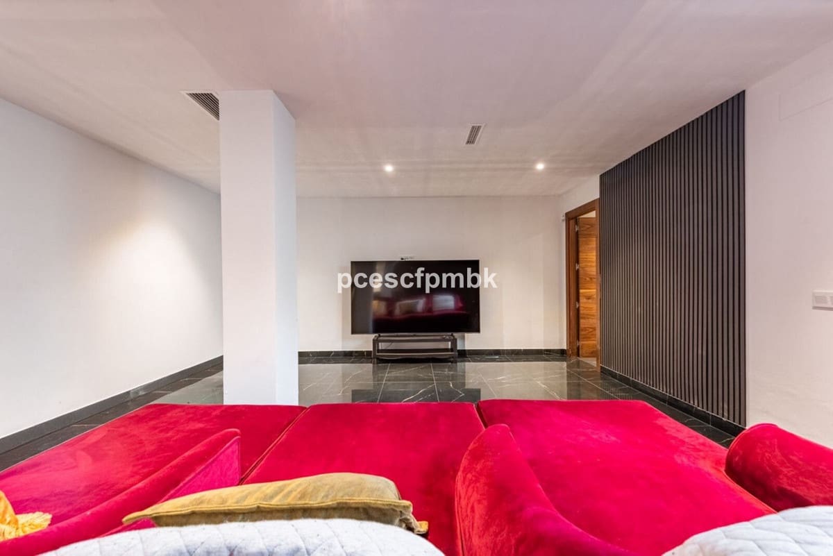 3 sypialnia Willa na sprzedaż w Estepona - 1 400 000 € (Ref: 9524873)