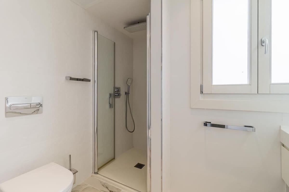 3 soverom Hus til salgs i Estepona med garasje - € 1 300 000 (Ref: 9524874)