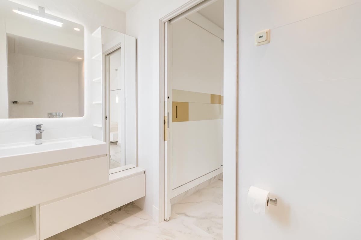 3 soverom Hus til salgs i Estepona med garasje - € 1 300 000 (Ref: 9524874)