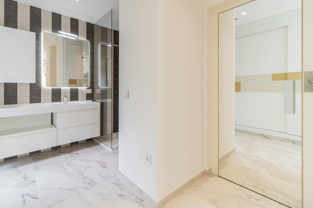 3 soverom Hus til salgs i Estepona med garasje - € 1 300 000 (Ref: 9524874)