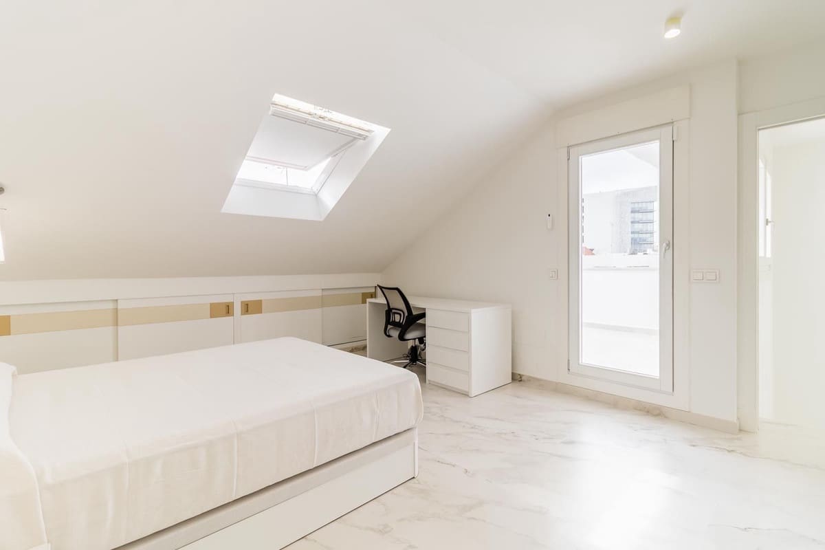 3 soverom Hus til salgs i Estepona med garasje - € 1 300 000 (Ref: 9524874)