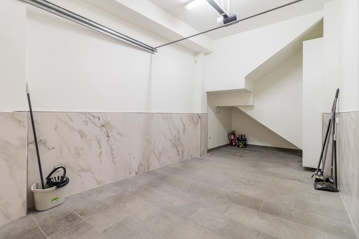 3 soverom Hus til salgs i Estepona med garasje - € 1 300 000 (Ref: 9524874)