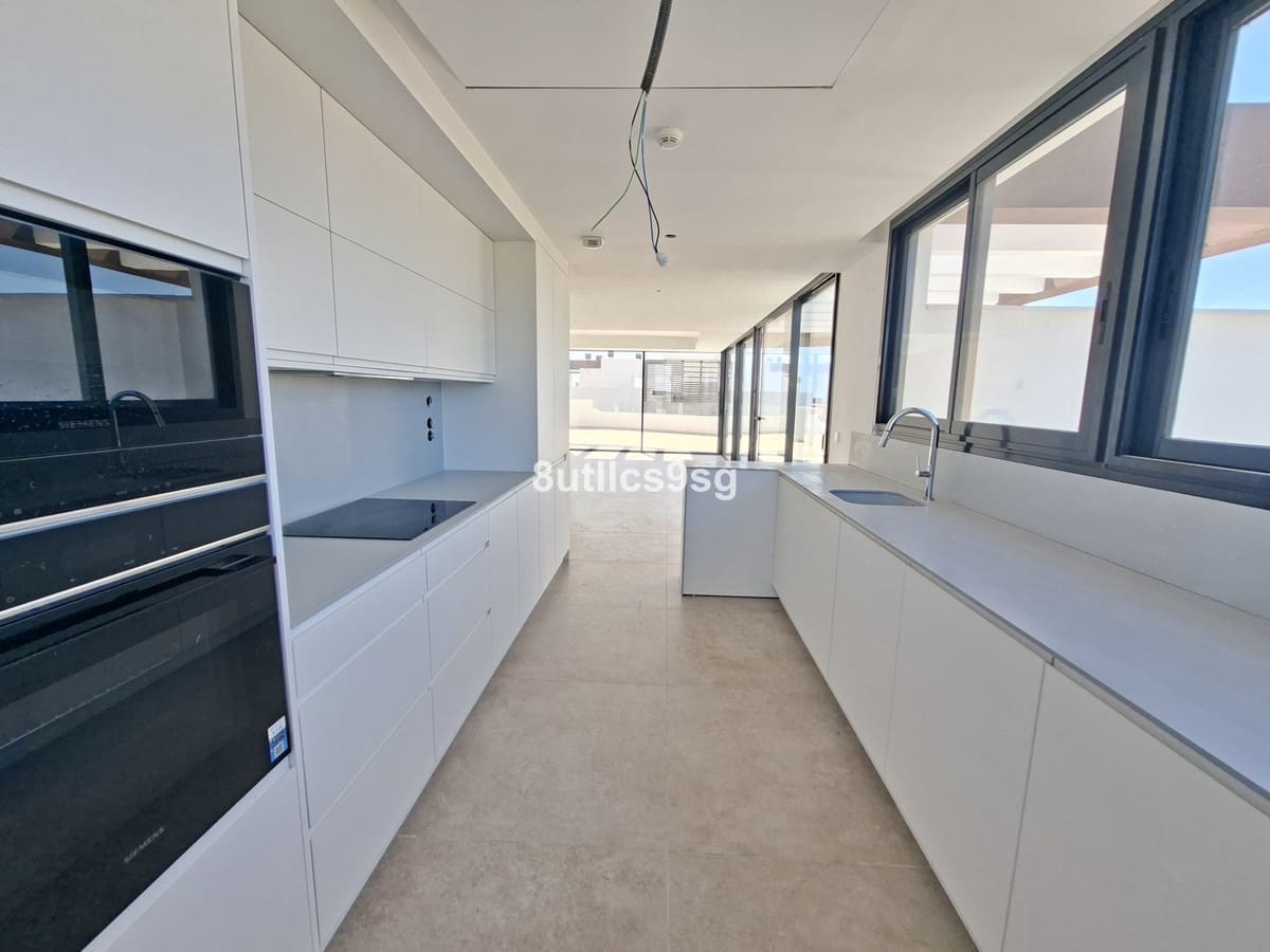 Apartamento de 3 habitaciones en Estepona en venta - 1.350.000 € (Ref: 9524875)