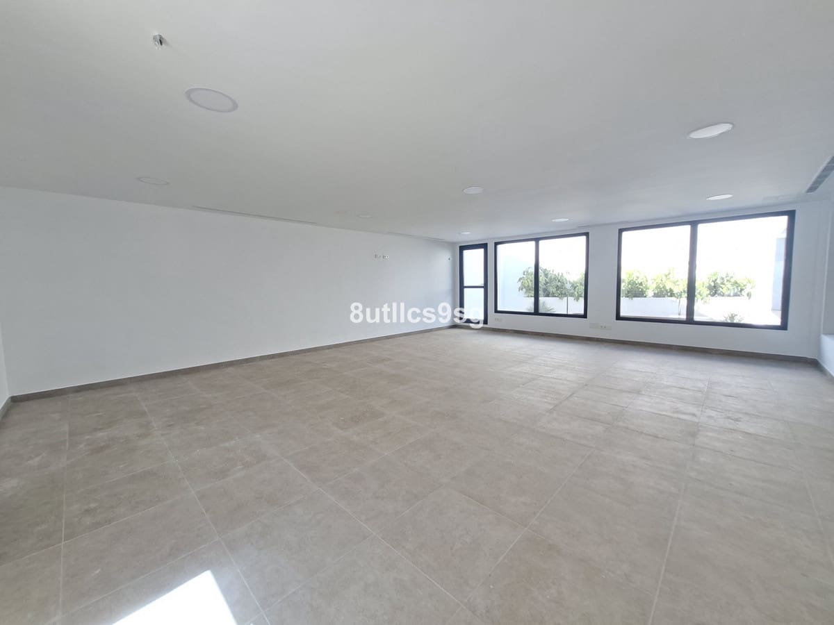 Apartamento de 3 habitaciones en Estepona en venta - 1.350.000 € (Ref: 9524875)