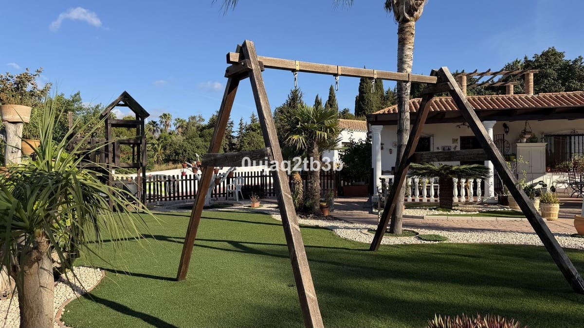 Byggetomt til salgs i Estepona - € 1 550 000 (Ref: 9524877)