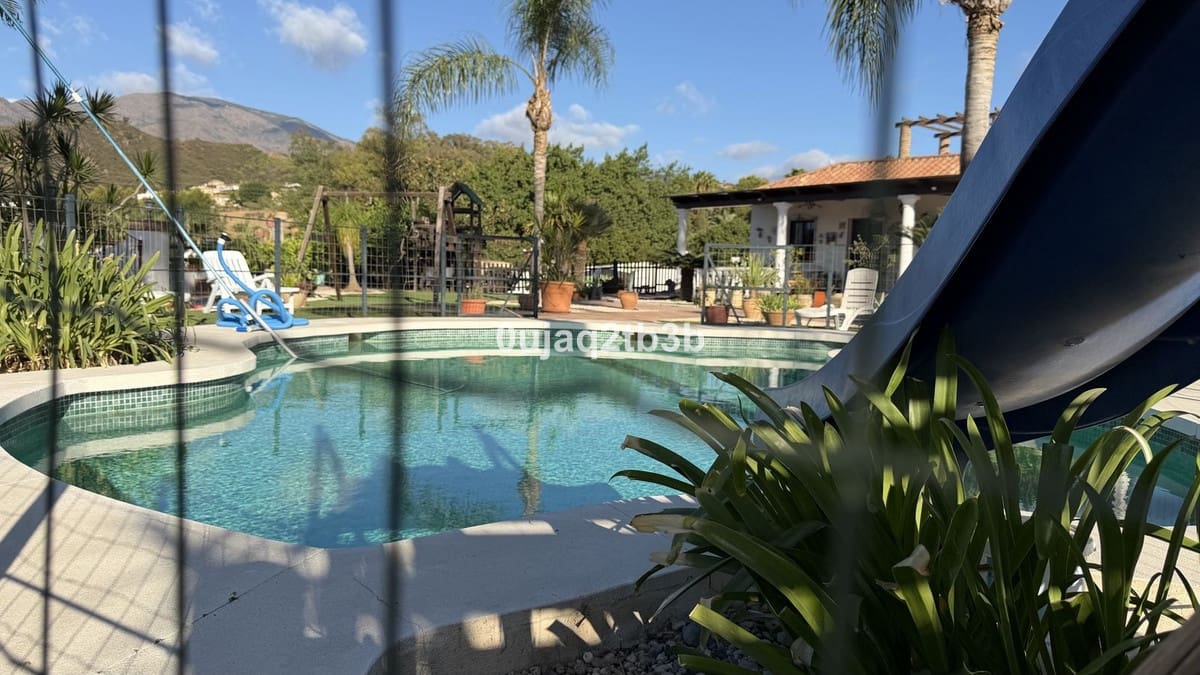 Byggetomt til salgs i Estepona - € 1 550 000 (Ref: 9524877)