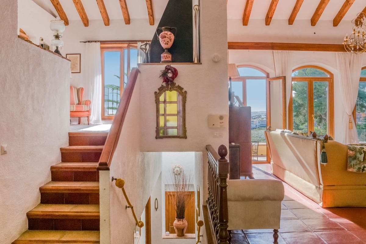 5 soveværelse Villa til salg i Estepona med garage - € 1.900.000 (Ref: 9524878)