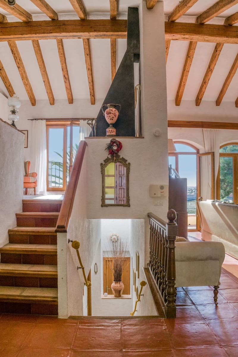 5 soveværelse Villa til salg i Estepona med garage - € 1.900.000 (Ref: 9524878)