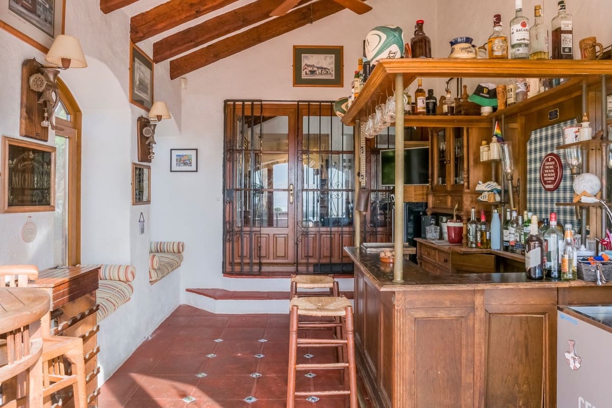 5 soveværelse Villa til salg i Estepona med garage - € 1.900.000 (Ref: 9524878)