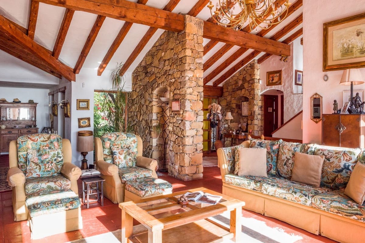 5 soveværelse Villa til salg i Estepona med garage - € 1.900.000 (Ref: 9524878)