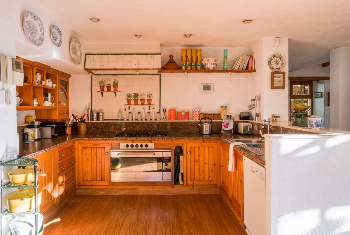 5 sypialnia Willa na sprzedaż w Estepona z garażem - 1 750 000 € (Ref: 9524878)