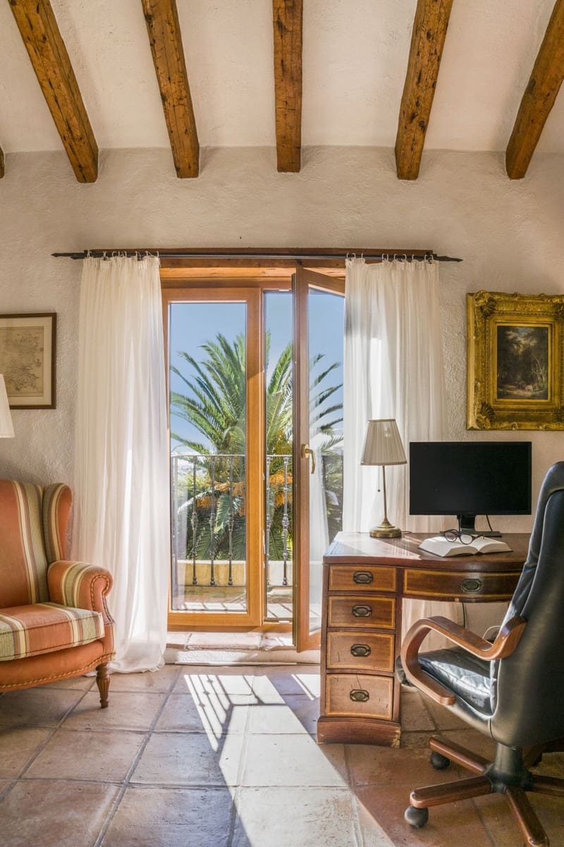 5 sypialnia Willa na sprzedaż w Estepona z garażem - 1 750 000 € (Ref: 9524878)