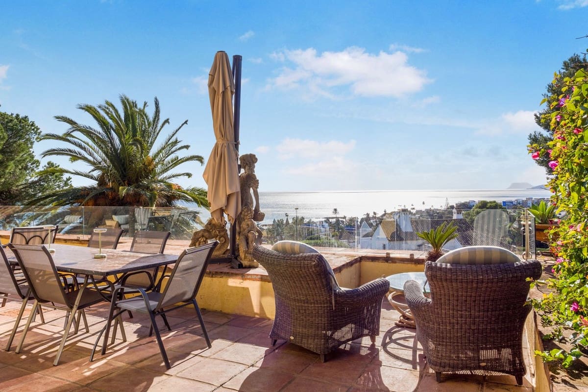 5 sypialnia Willa na sprzedaż w Estepona z garażem - 1 750 000 € (Ref: 9524878)