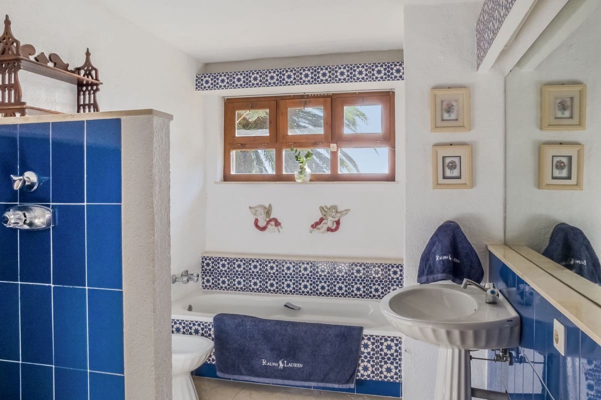 5 sypialnia Willa na sprzedaż w Estepona z garażem - 1 750 000 € (Ref: 9524878)