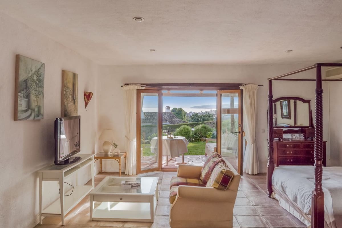 5 sypialnia Willa na sprzedaż w Estepona z garażem - 1 750 000 € (Ref: 9524878)