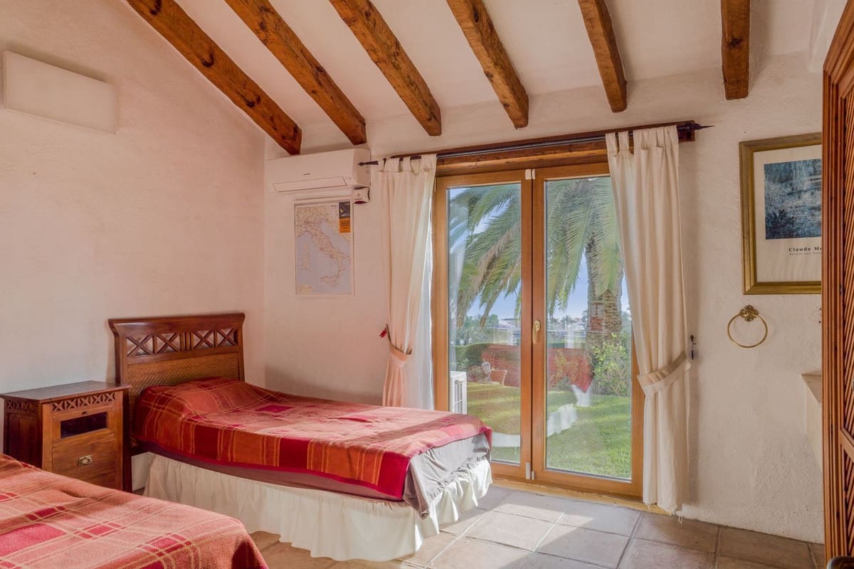 5 sypialnia Willa na sprzedaż w Estepona z garażem - 1 750 000 € (Ref: 9524878)