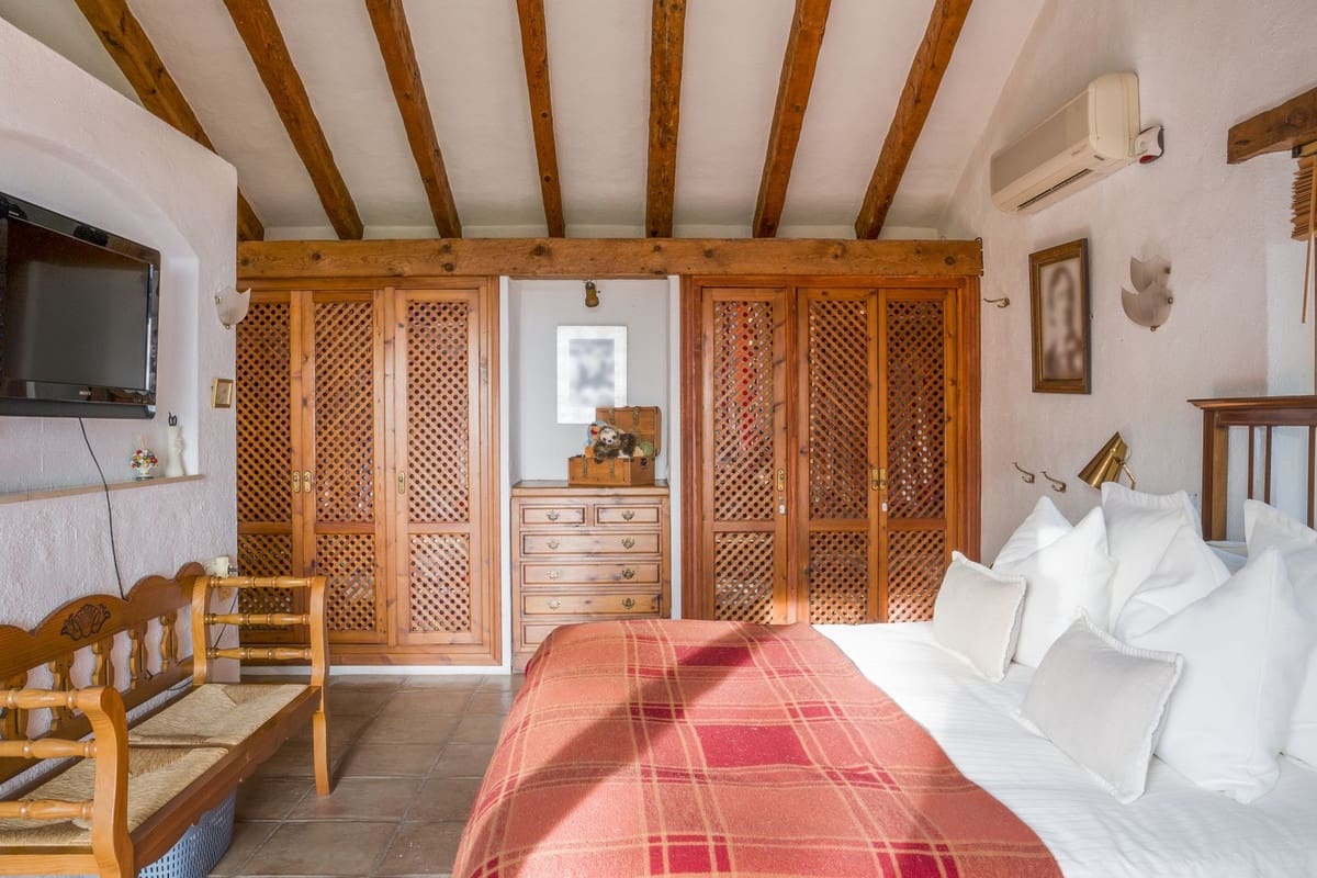 5 sypialnia Willa na sprzedaż w Estepona z garażem - 1 750 000 € (Ref: 9524878)