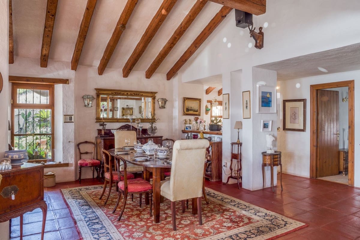 5 sypialnia Willa na sprzedaż w Estepona z garażem - 1 750 000 € (Ref: 9524878)