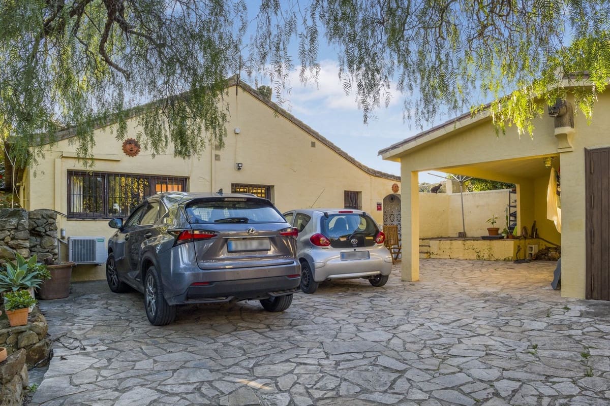 5 sypialnia Willa na sprzedaż w Estepona z garażem - 1 750 000 € (Ref: 9524878)