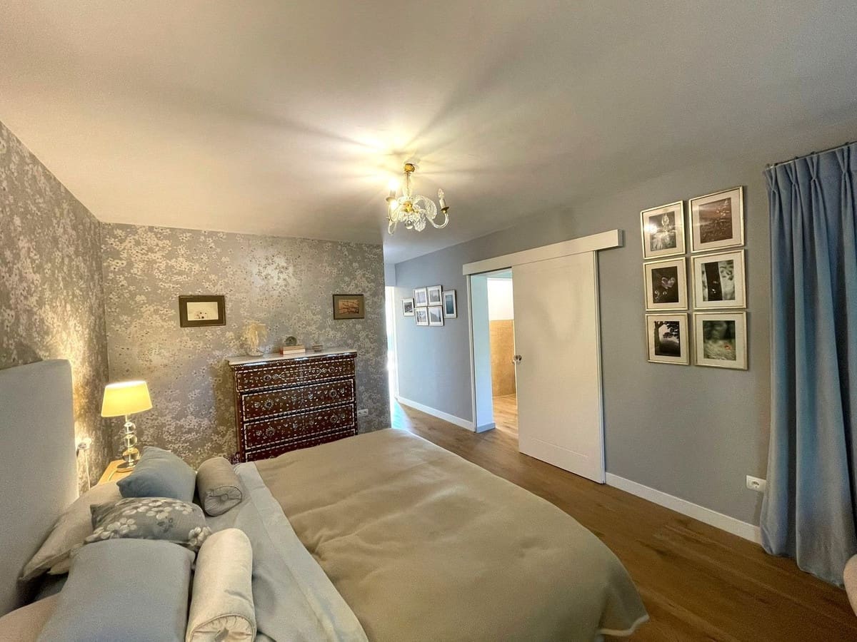 4 soveværelse Villa til salg i Estepona med garage - € 1.856.000 (Ref: 9524879)