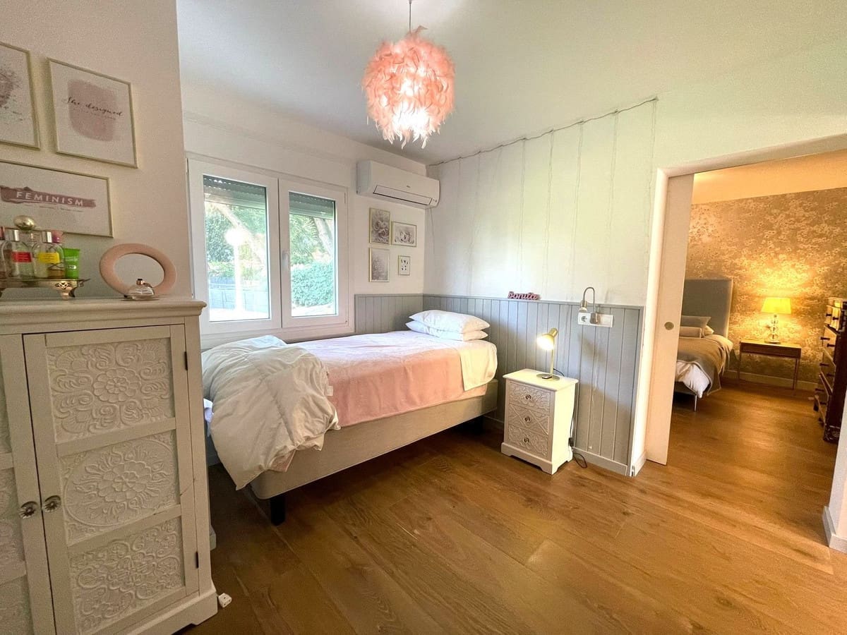 4 soveværelse Villa til salg i Estepona med garage - € 1.856.000 (Ref: 9524879)