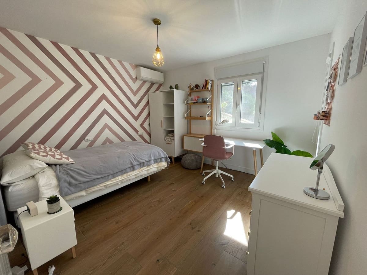 4 soveværelse Villa til salg i Estepona med garage - € 1.856.000 (Ref: 9524879)