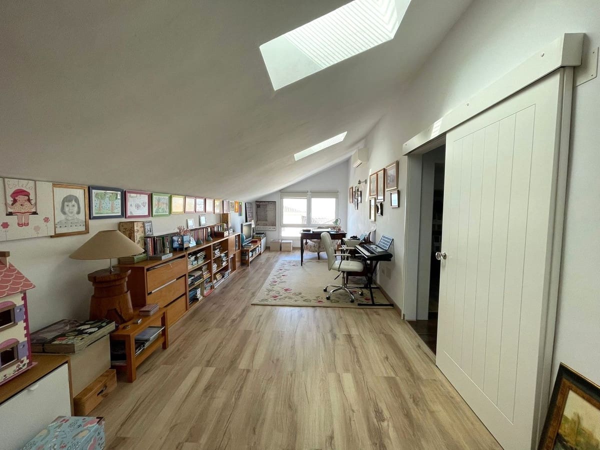 4 soveværelse Villa til salg i Estepona med garage - € 1.856.000 (Ref: 9524879)