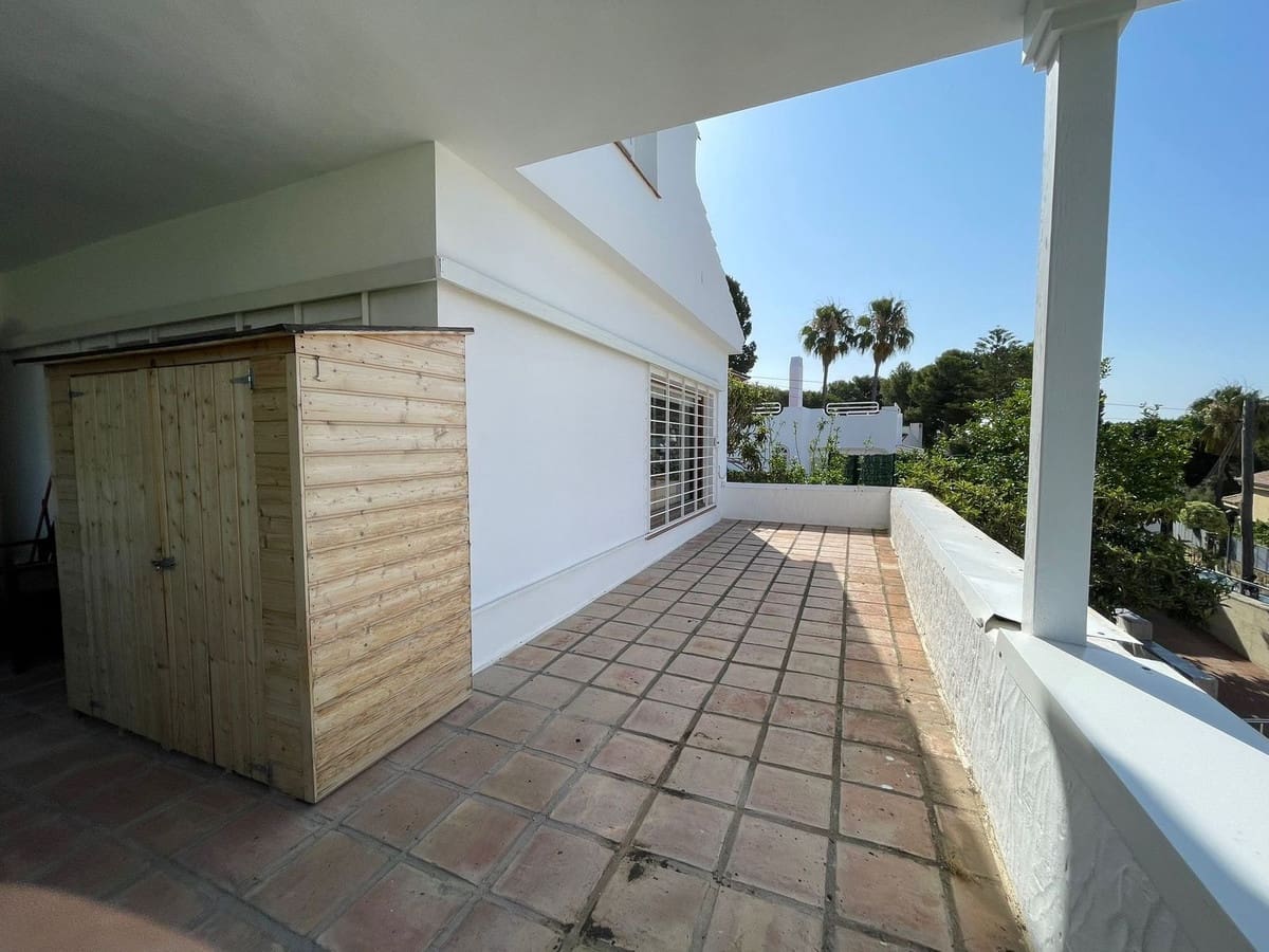 4 soveværelse Villa til salg i Estepona med garage - € 1.856.000 (Ref: 9524879)