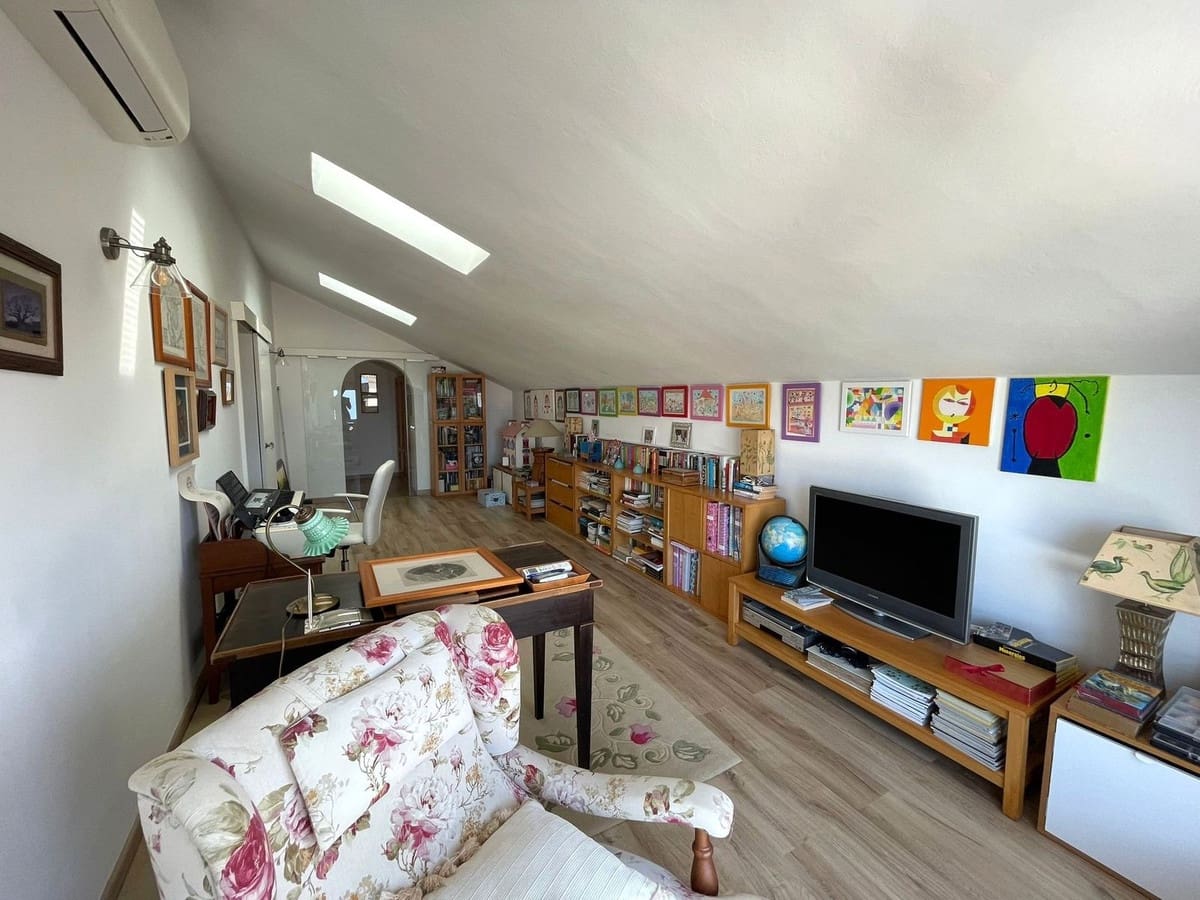 4 soveværelse Villa til salg i Estepona med garage - € 1.856.000 (Ref: 9524879)