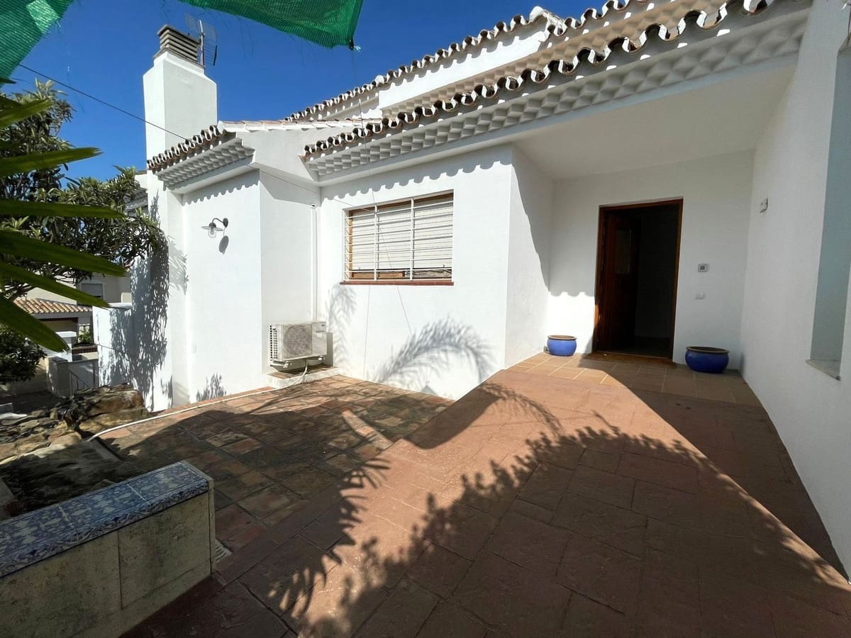 4 soveværelse Villa til salg i Estepona med garage - € 1.856.000 (Ref: 9524879)