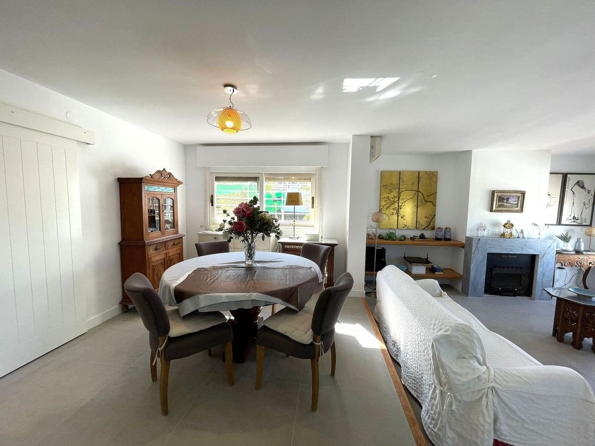 4 bedroom Villa for sale in Estepona with garage - € 1,856,000 (Ref: 9524879)