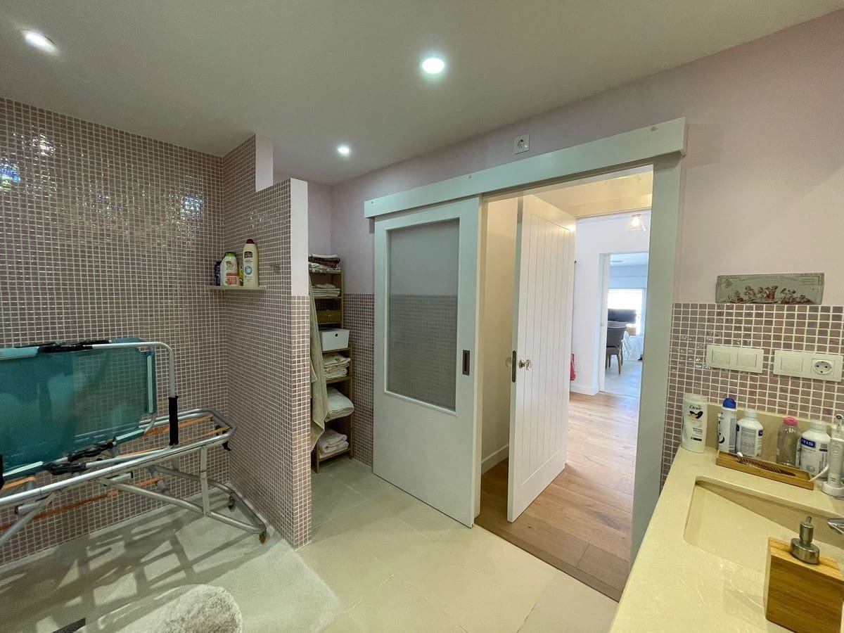 4 bedroom Villa for sale in Estepona with garage - € 1,856,000 (Ref: 9524879)